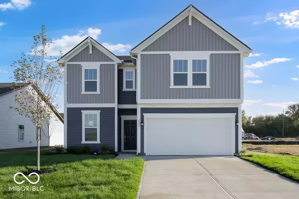 2040 White Oak LN, Shelbyville, IN 46176