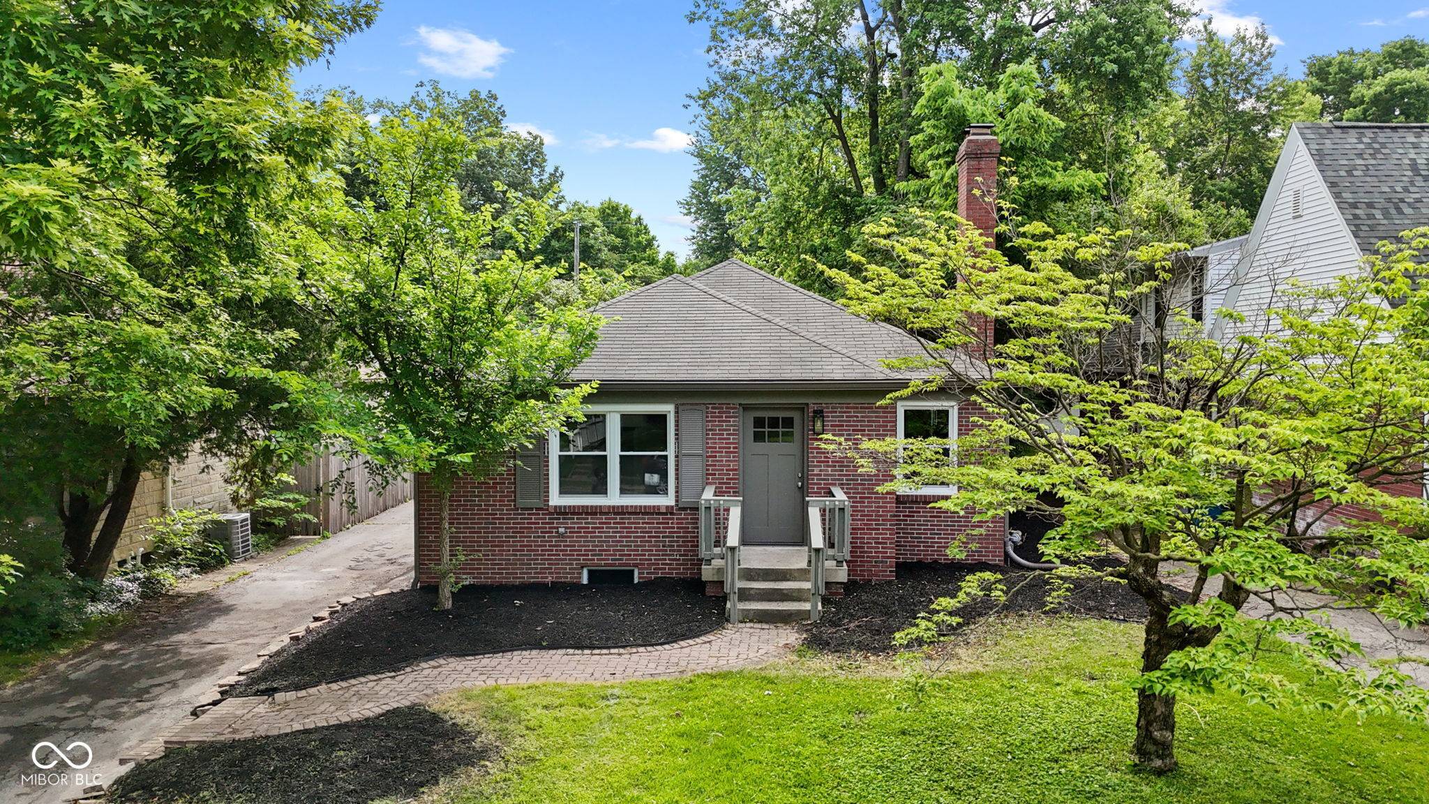 6477 N Park AVE, Indianapolis, IN 46220