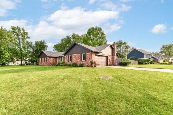 206 Banbury RD,  Noblesville,  IN 46062