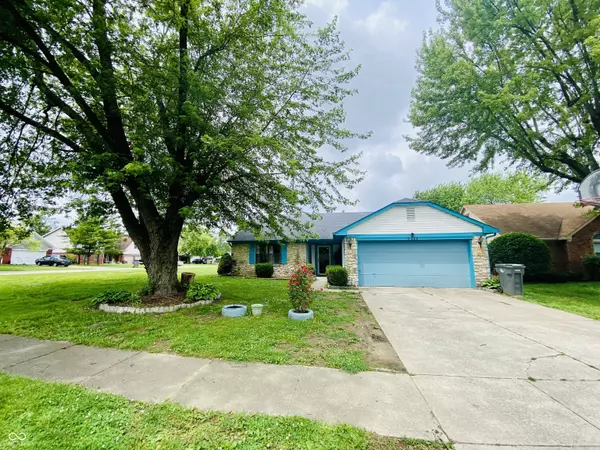 Indianapolis, IN 46237,8318 Rob LN