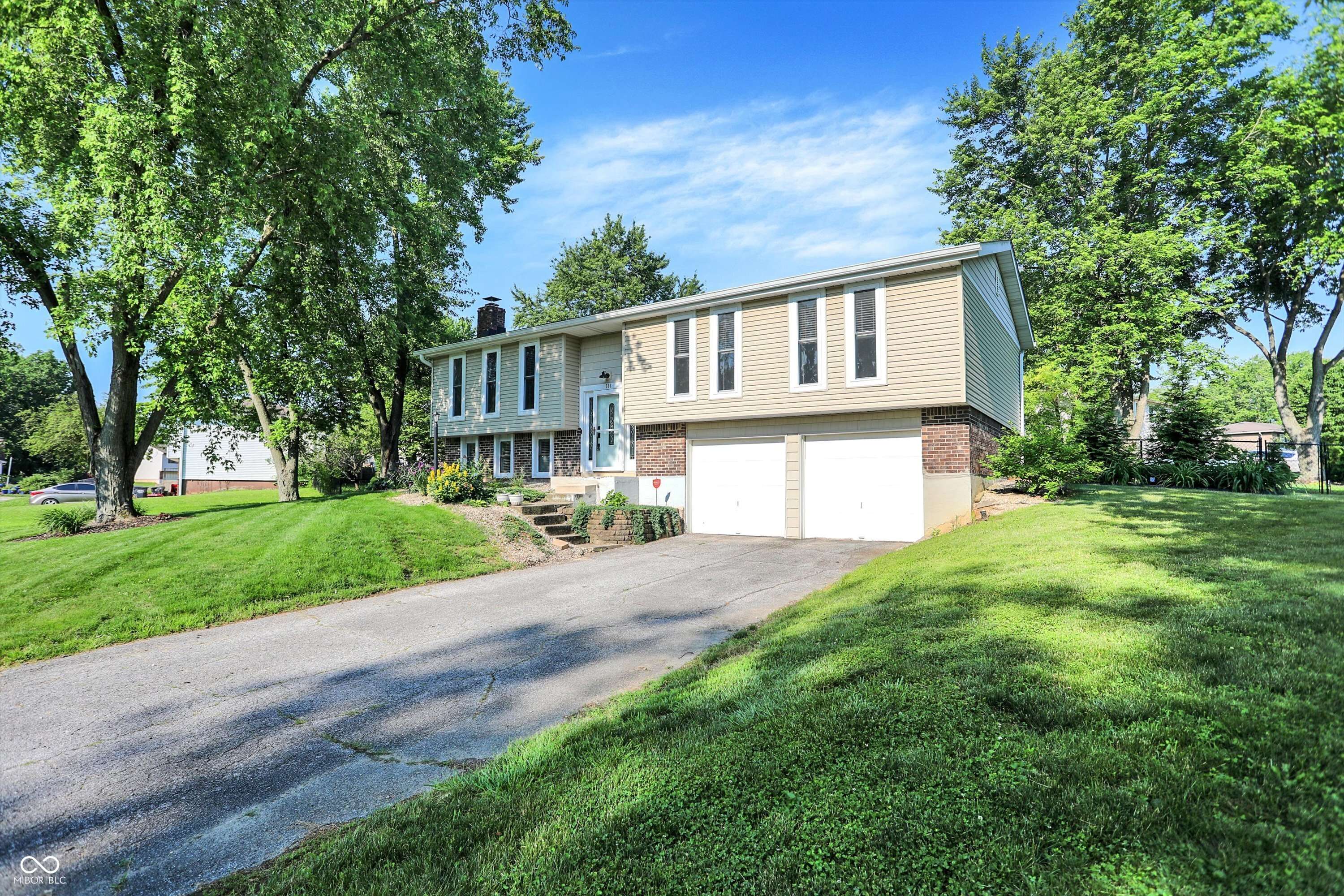 Greenwood, IN 46142,586 Shady Creek DR