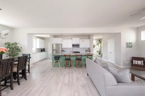 Indianapolis, IN 46216,9248 Hawley DR