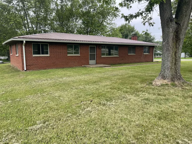 406 N Main ST, Cloverdale, IN 46120