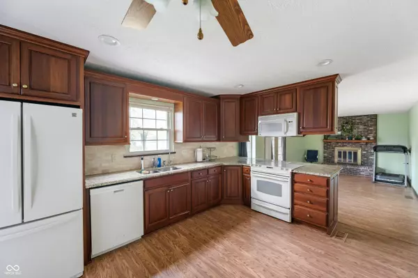 Indianapolis, IN 46227,8306 Corkwood DR