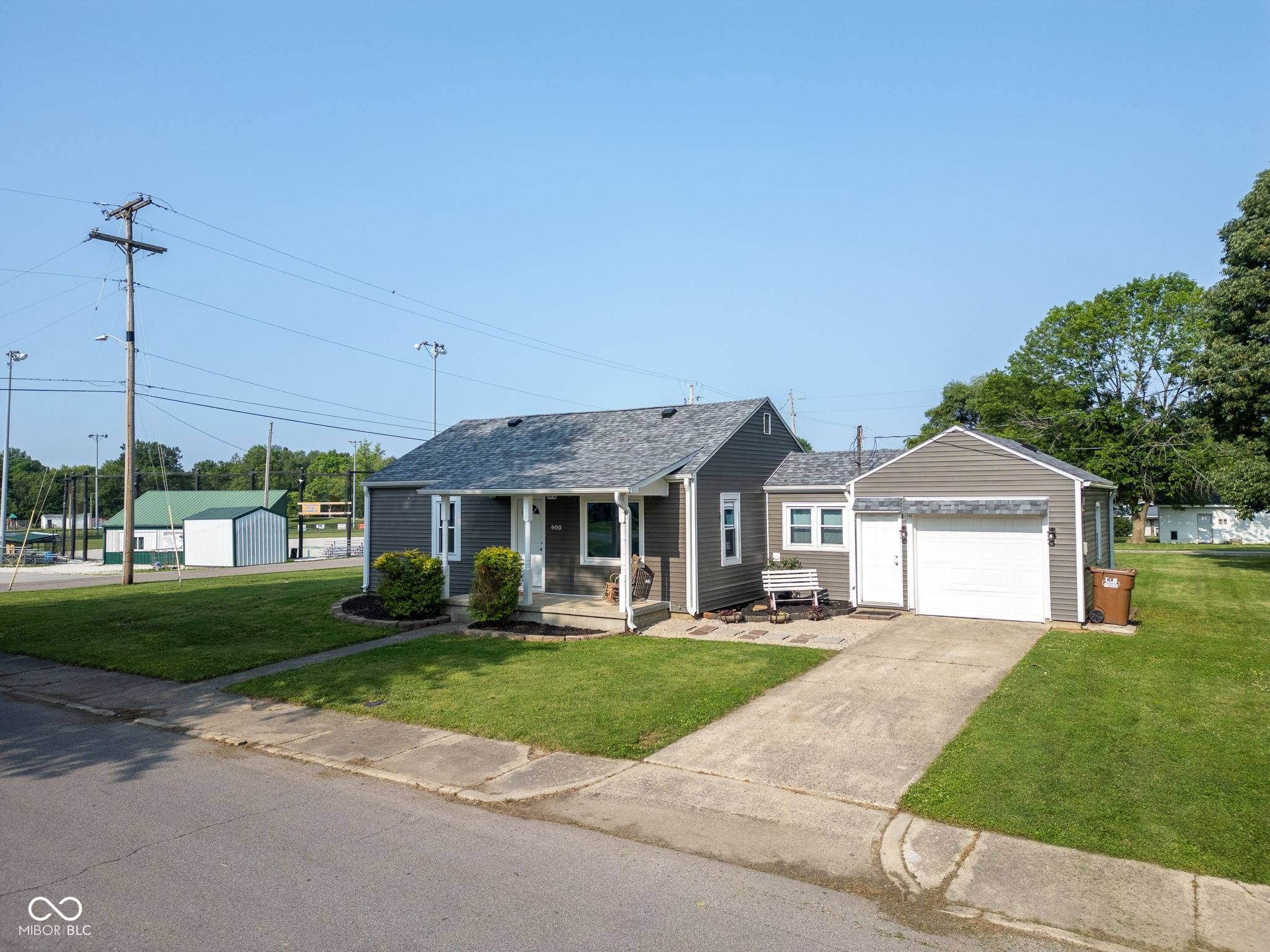 Veedersburg, IN 47987,900 N College ST N