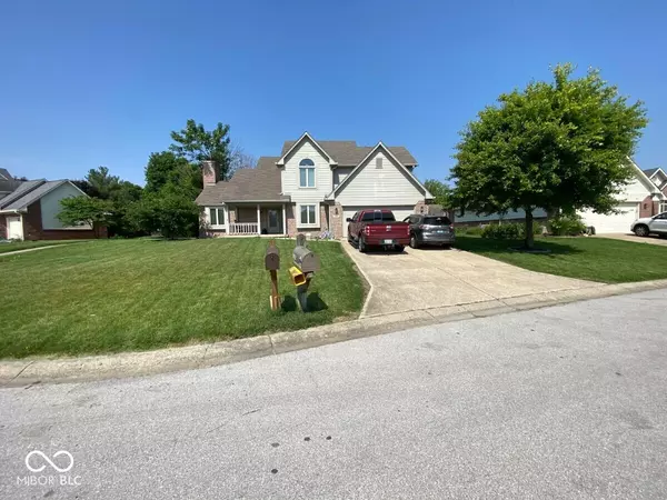 902 St Andrews DR, Avon, IN 46123