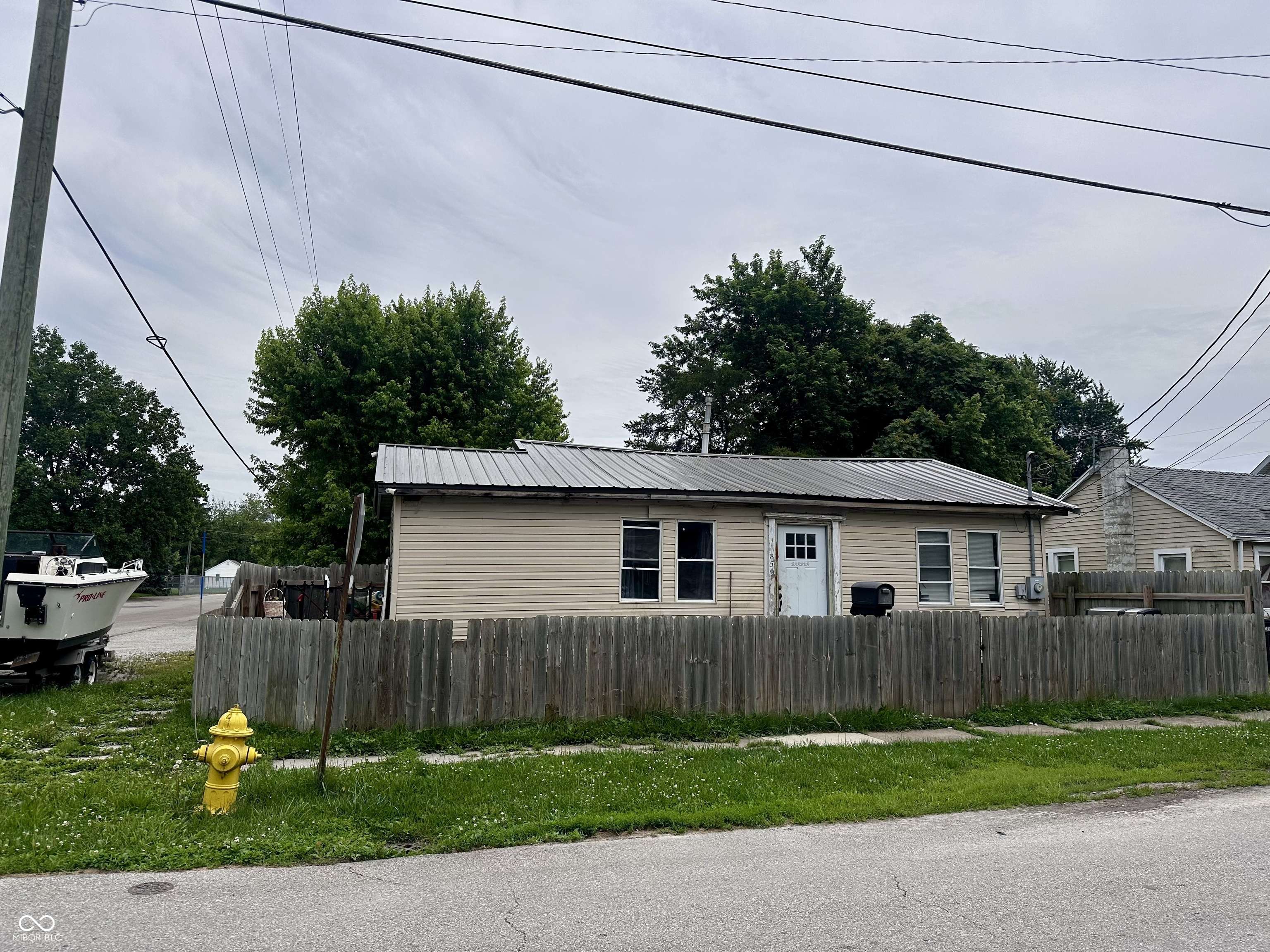 Frankfort, IN 46041,859 Myrtle AVE