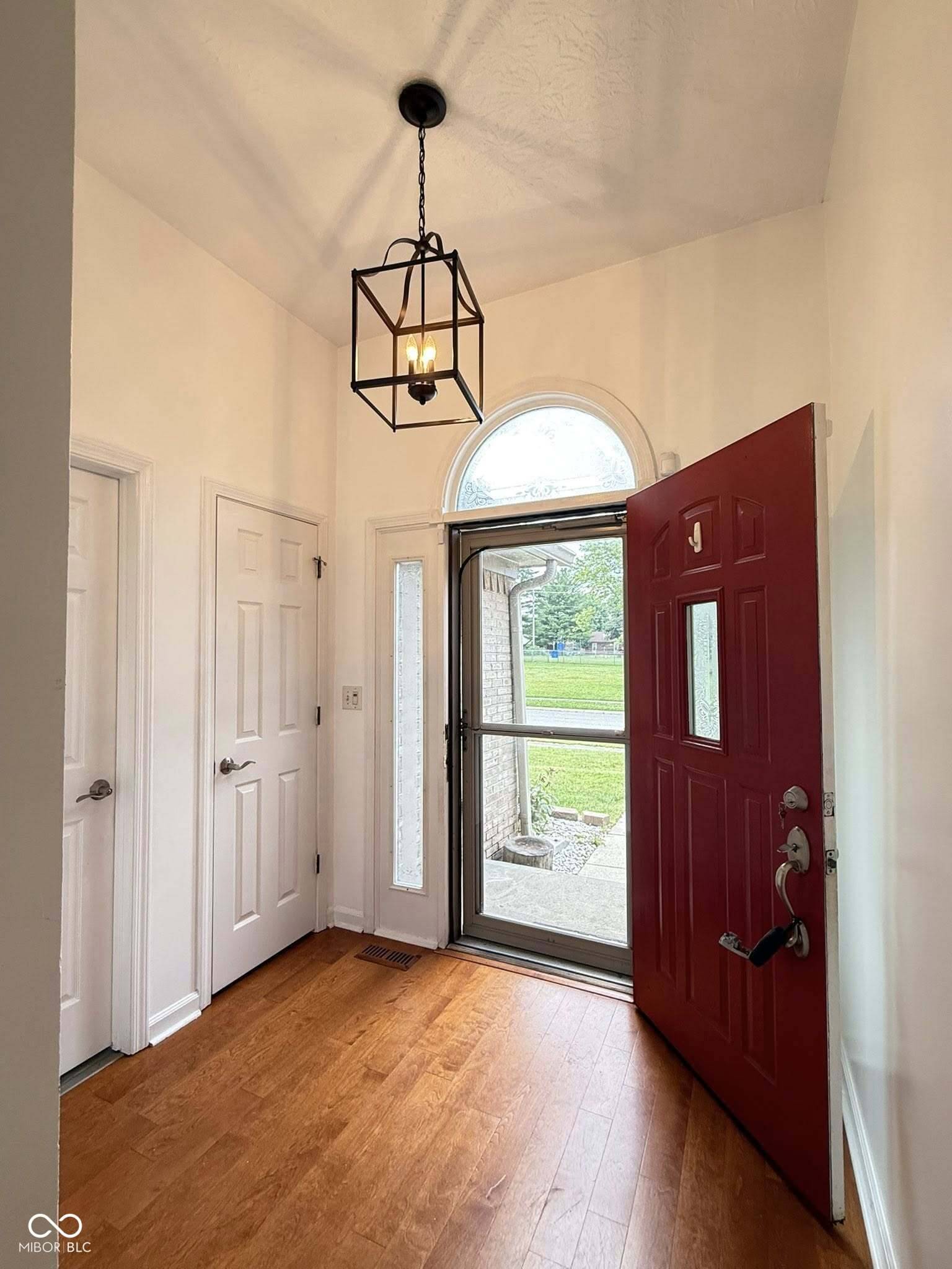 Indianapolis, IN 46227,3327 Boxwood DR