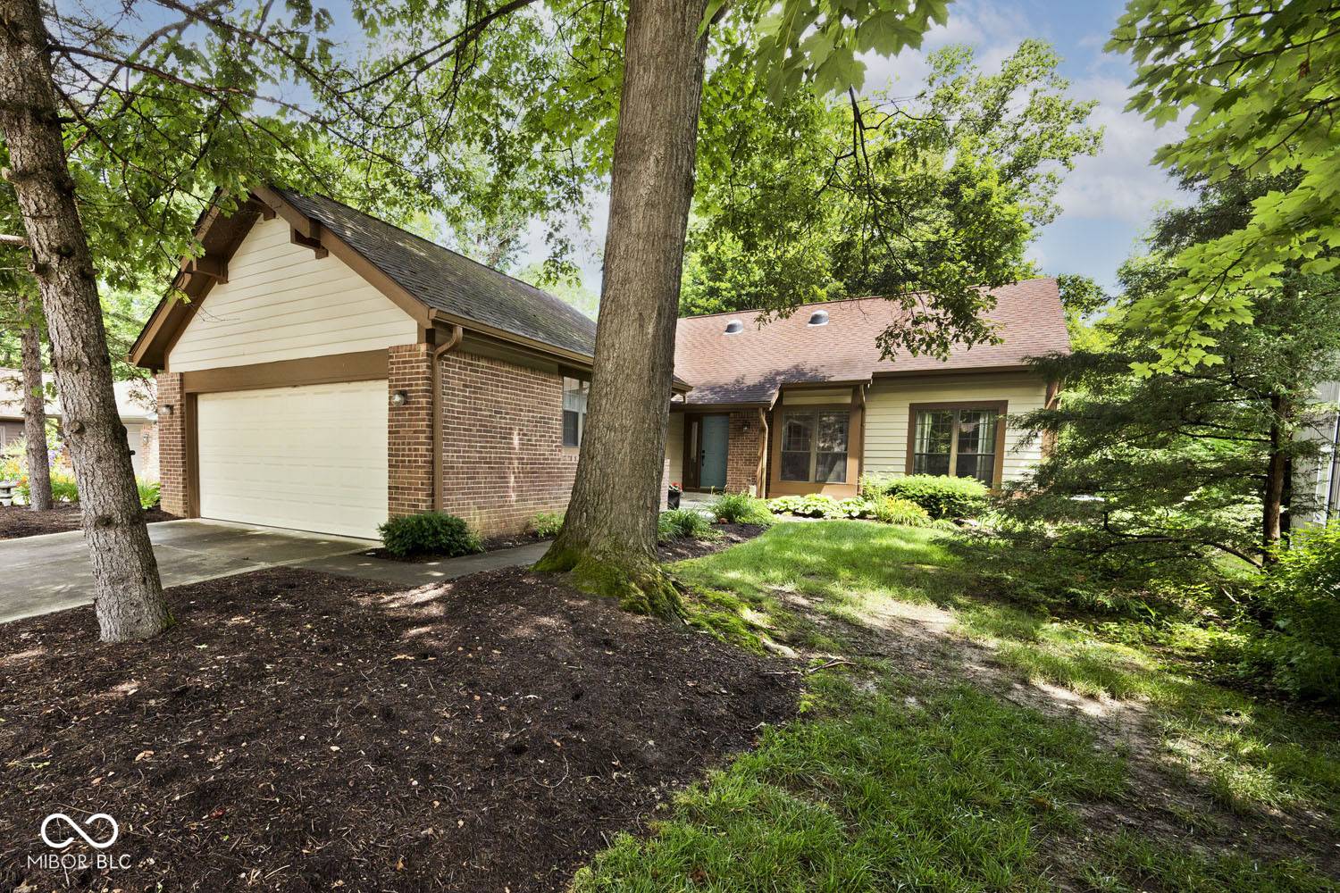 Indianapolis, IN 46226,5240 Windridge DR