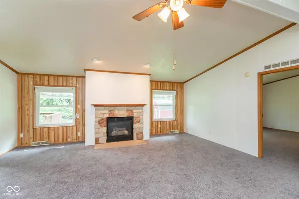 Darlington, IN 47940,305 Pike ST