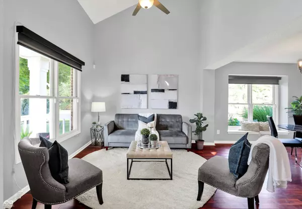 Carmel, IN 46280,1099 Saratoga CIR