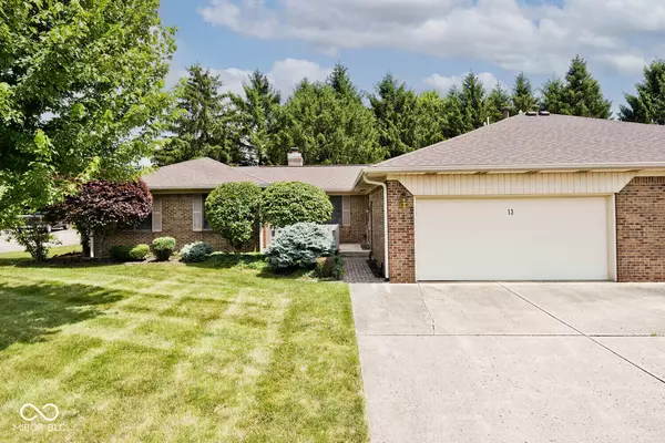 13 Marywood DR, Greenfield, IN 46140