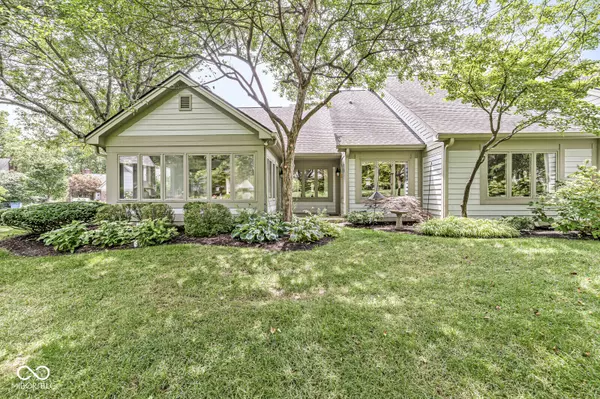 Indianapolis, IN 46260,9457 Tamarack DR