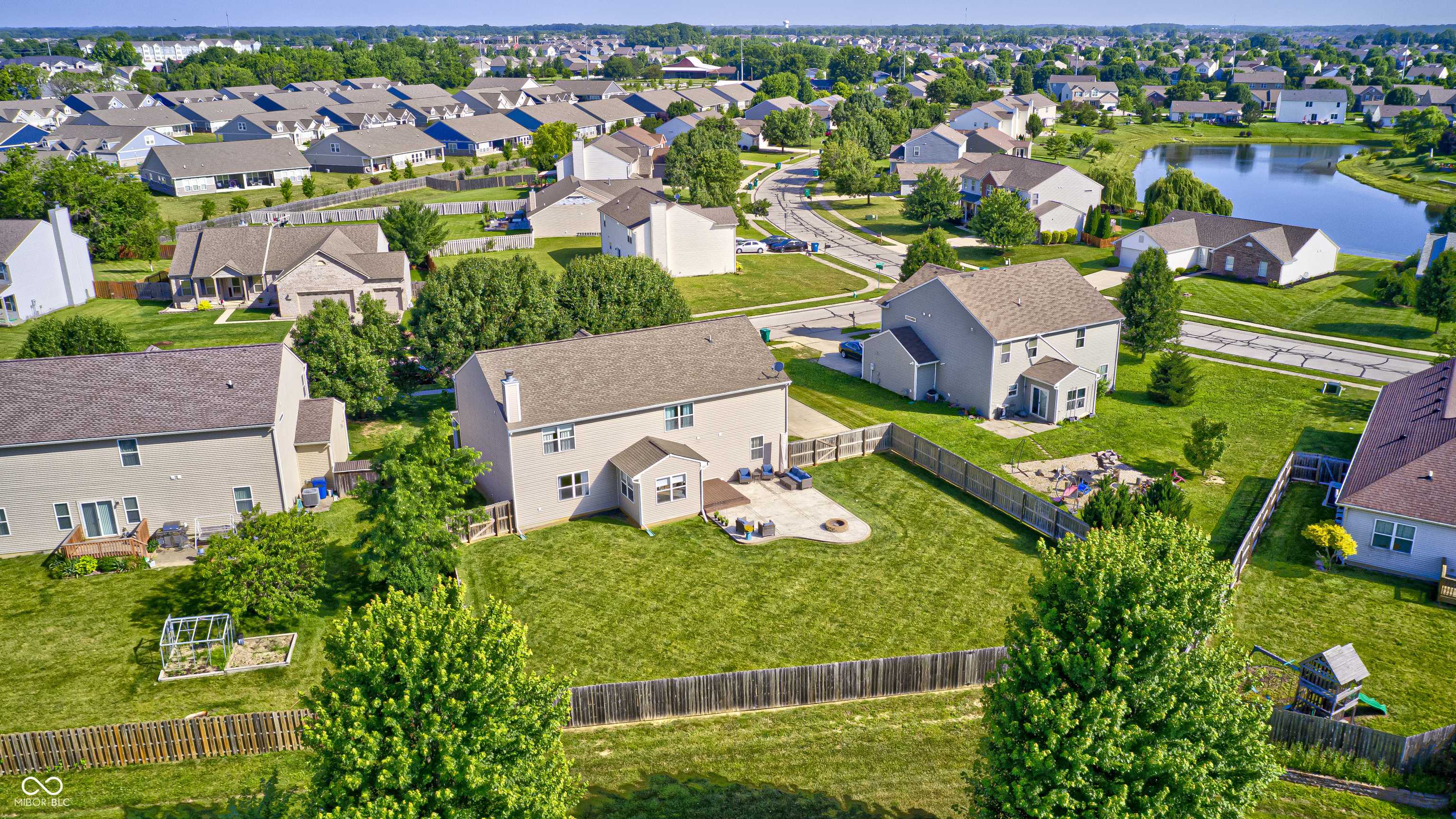 Avon, IN 46123,8557 Vyners LN