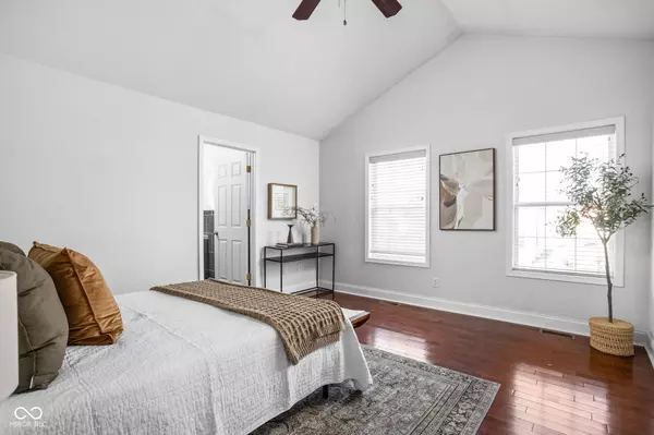 Indianapolis, IN 46202,2015 N College AVE