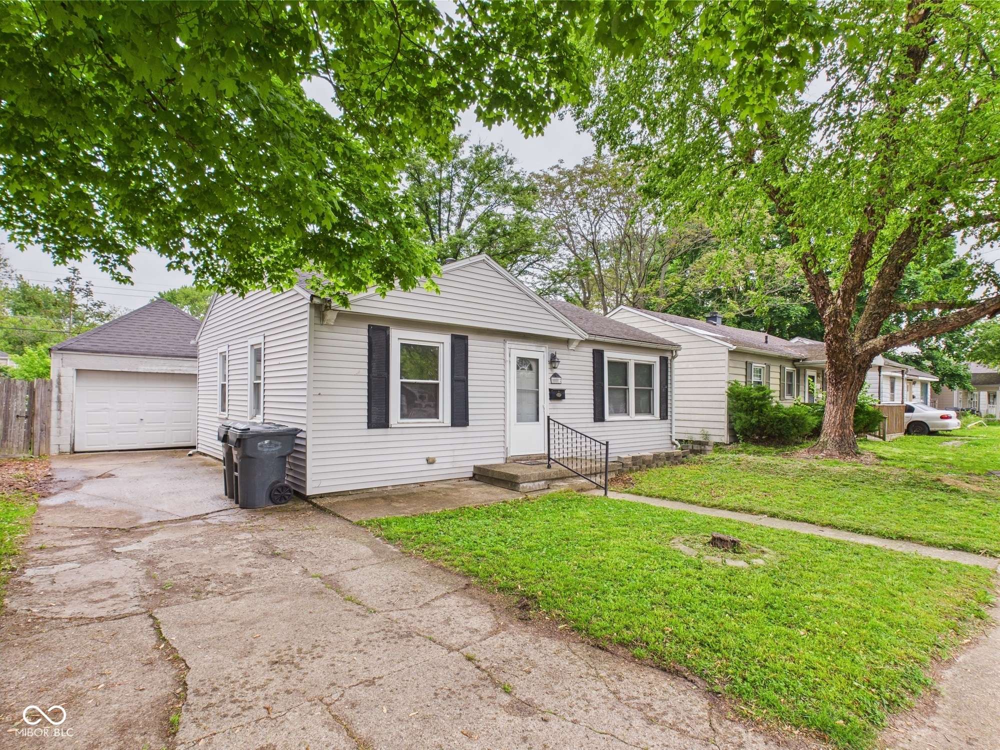 Anderson, IN 46013,602 W 34th ST