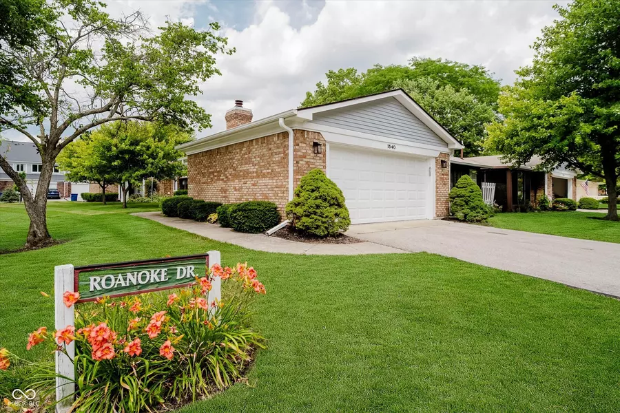 1540 Roanoke DR, Zionsville, IN 46077
