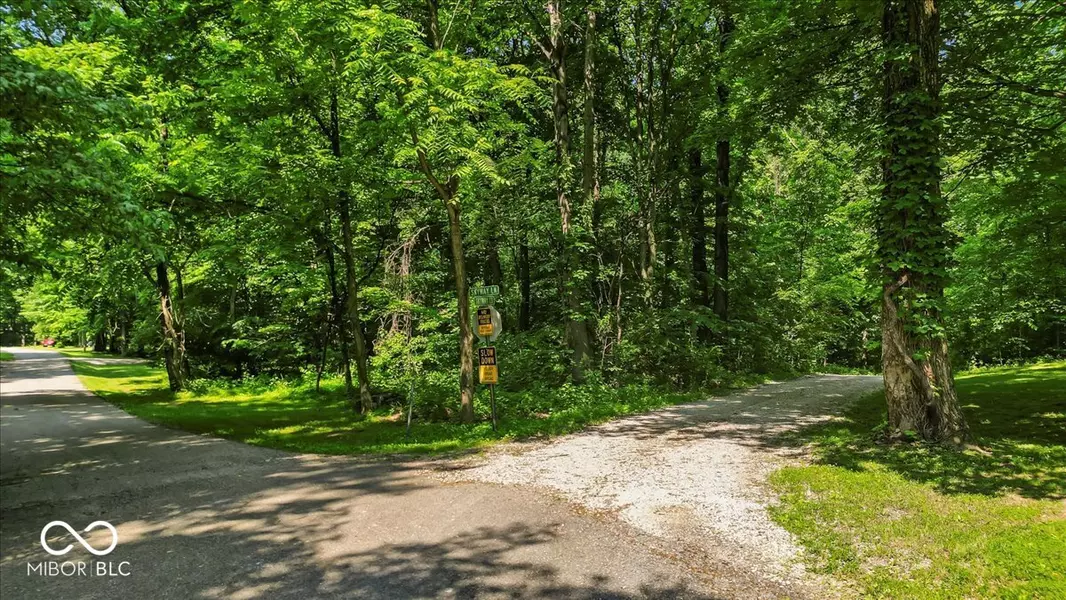 1 Skyway CT, Martinsville, IN 46151