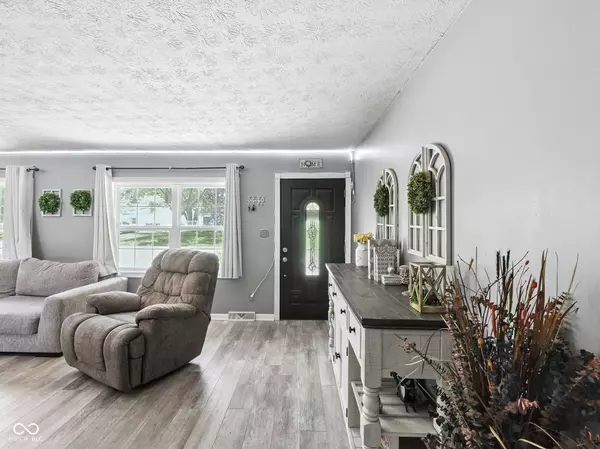 Whiteland, IN 46184,1039 Eastlawn DR