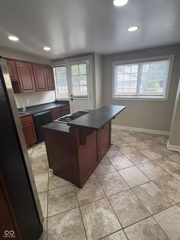 Indianapolis, IN 46202,1924 N Talbott ST #4