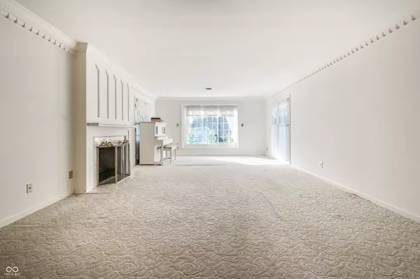 Indianapolis, IN 46256,7039 Lantern RD