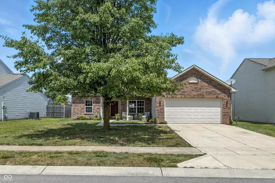 12404 Titans DR, Fishers, IN 46037