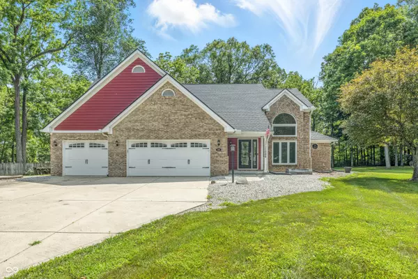 Greenfield, IN 46140,1066 N Dogwood WAY