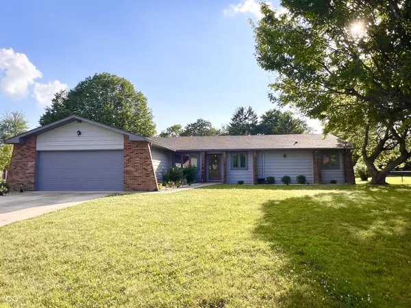1000 Monteray RD, Greenwood, IN 46143