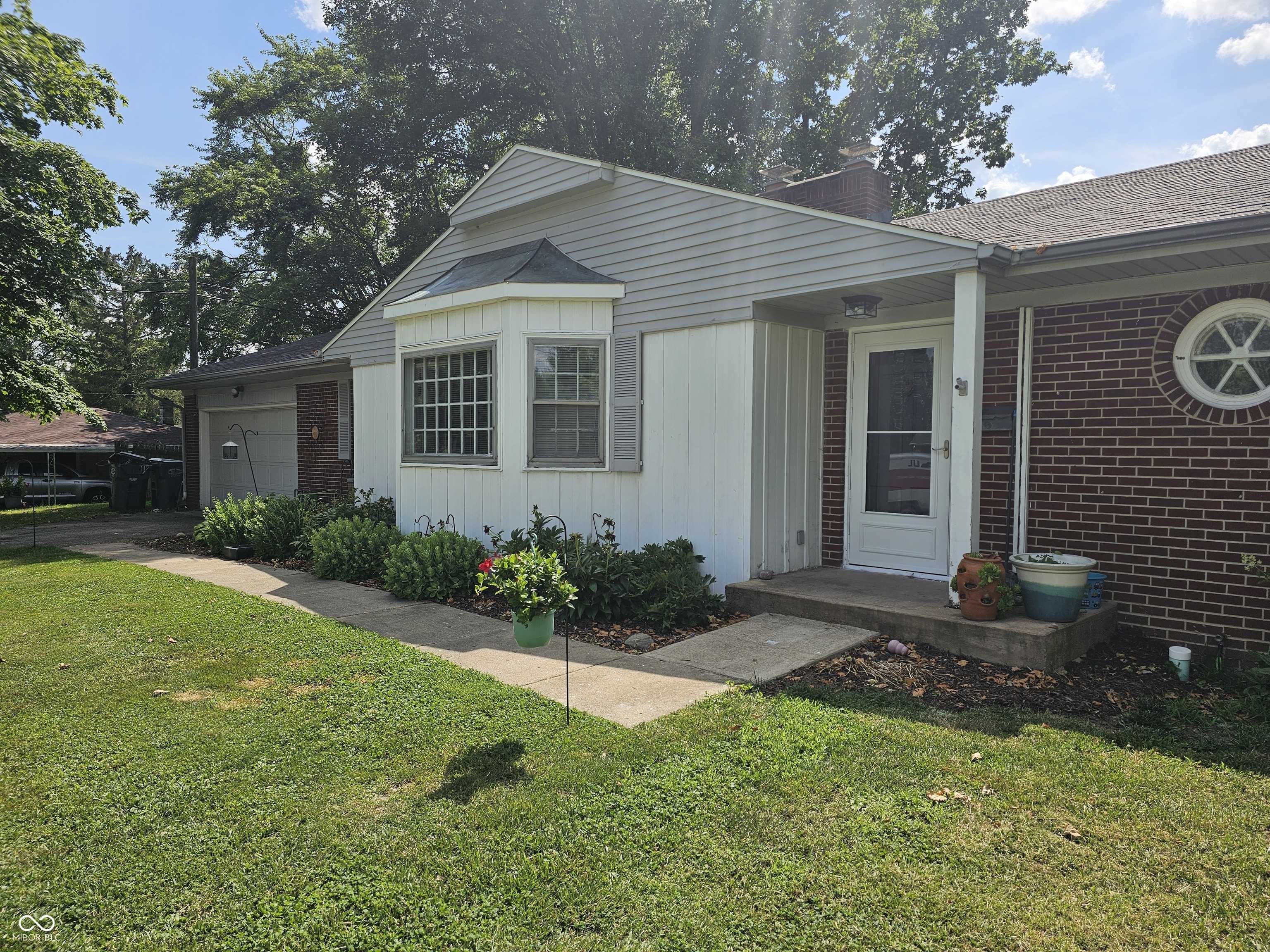 Alexandria, IN 46001,308 N Edgeway DR