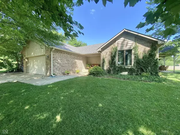 8829 Tracy DR, Clayton, IN 46118