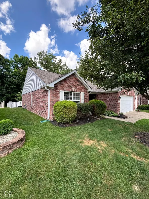 Indianapolis, IN 46229,9544 Woodsong LN