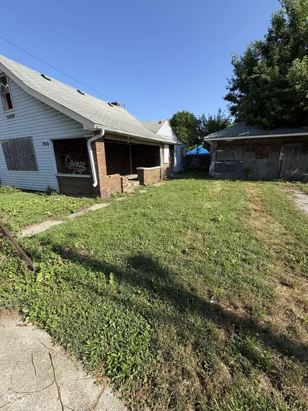 Indianapolis, IN 46201,2916 E North ST