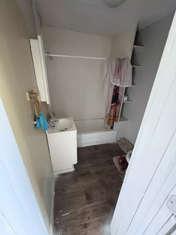 Indianapolis, IN 46205,3544 Carrollton AVE