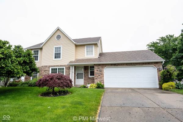 860 Sable Ridge DR, Greenwood, IN 46142