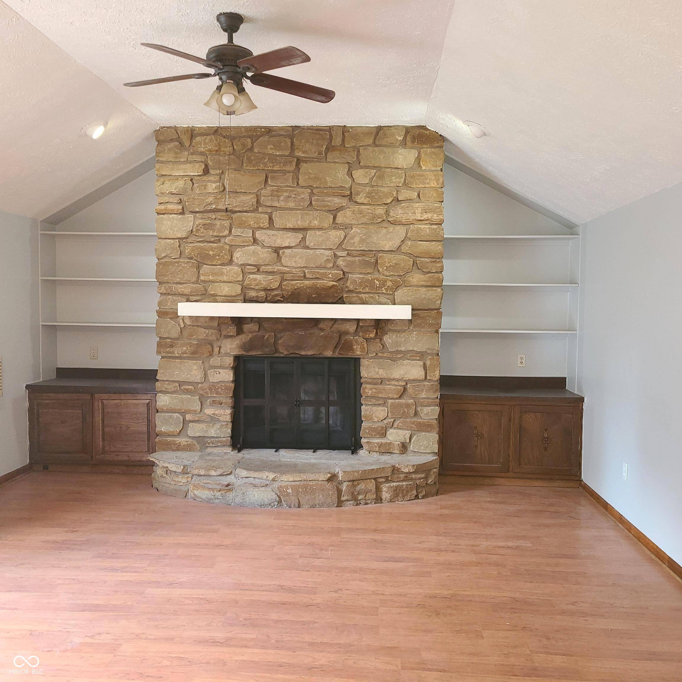Greenwood, IN 46143,609 E Broadway DR