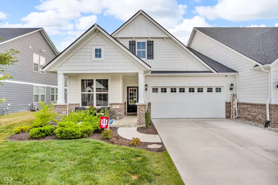 811 Stone Trace CT, Avon, IN 46123