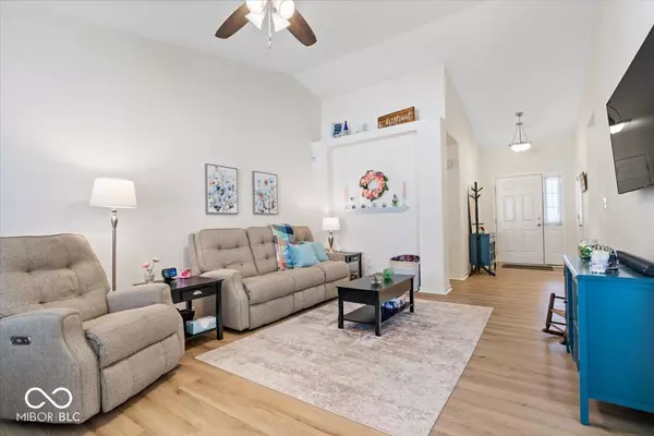 Indianapolis, IN 46235,4930 Dunlin DR