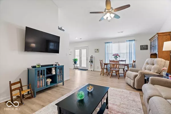 Indianapolis, IN 46235,4930 Dunlin DR