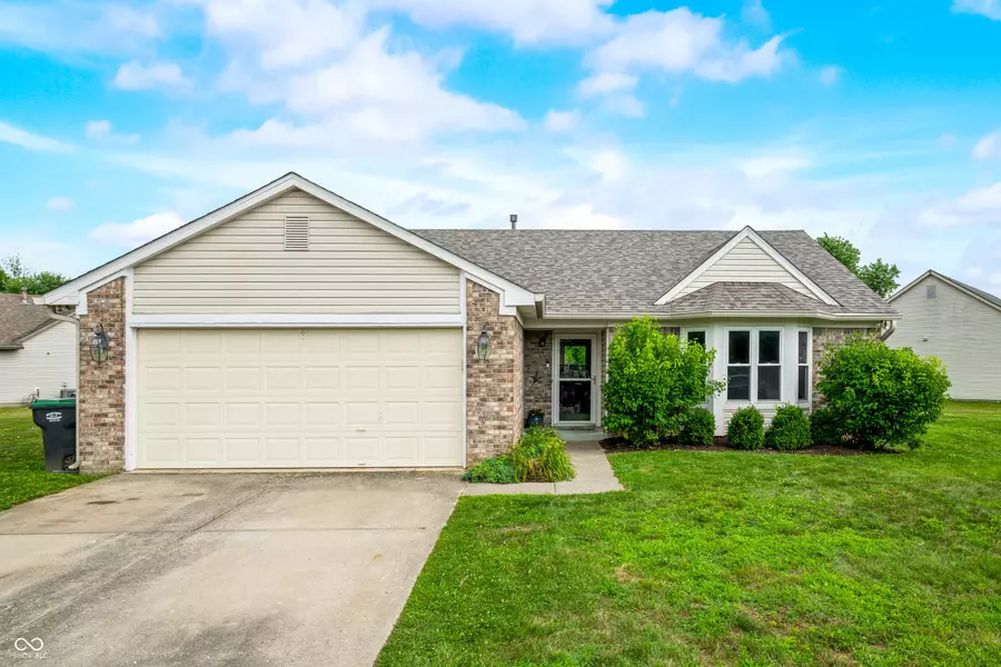 49 Grassy DR, Whiteland, IN 46184
