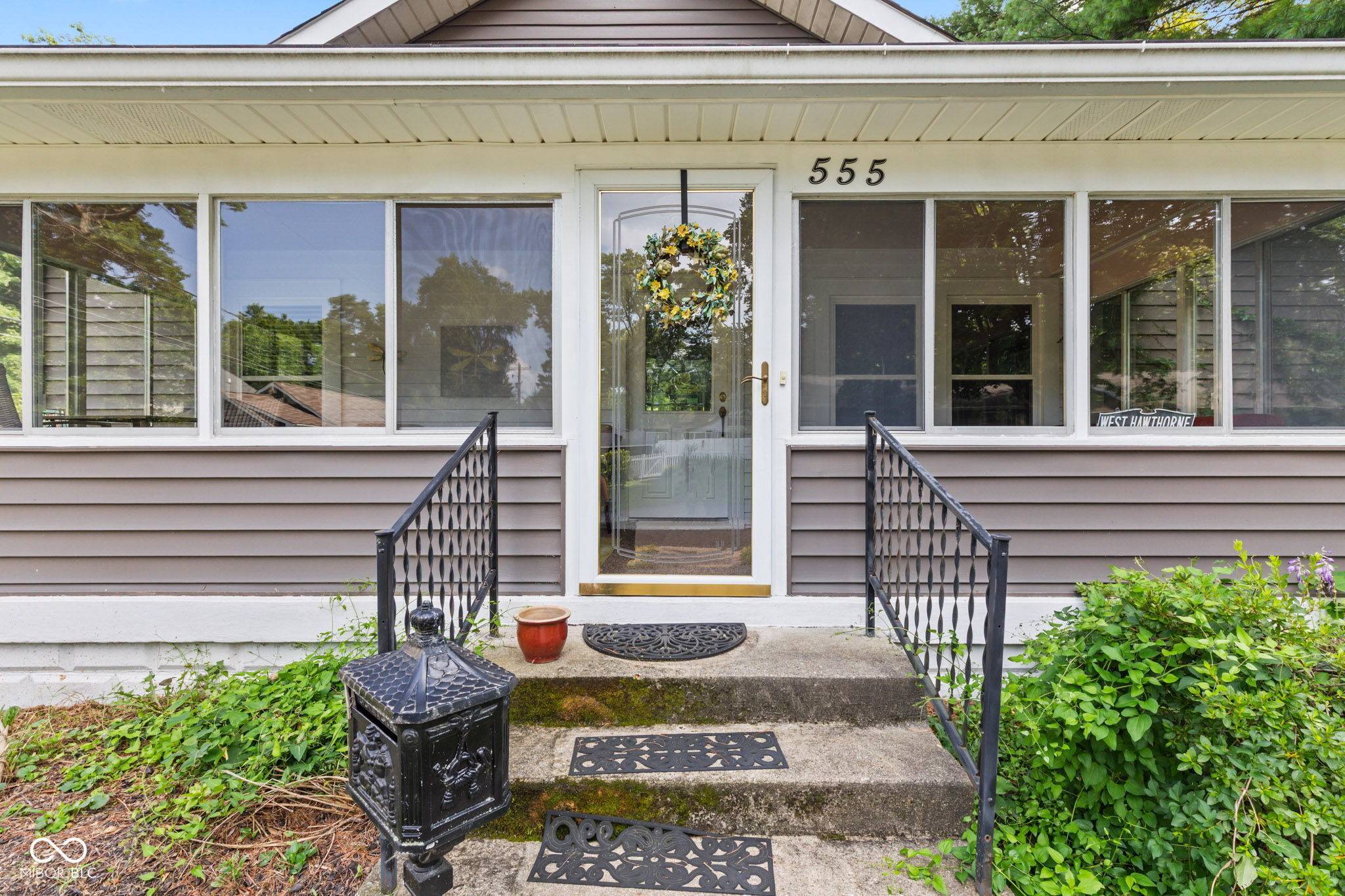 Zionsville, IN 46077,555 W Hawthorne ST