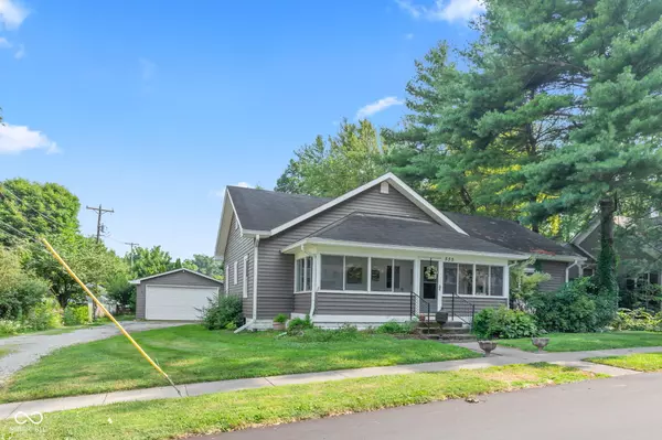 Zionsville, IN 46077,555 W Hawthorne ST