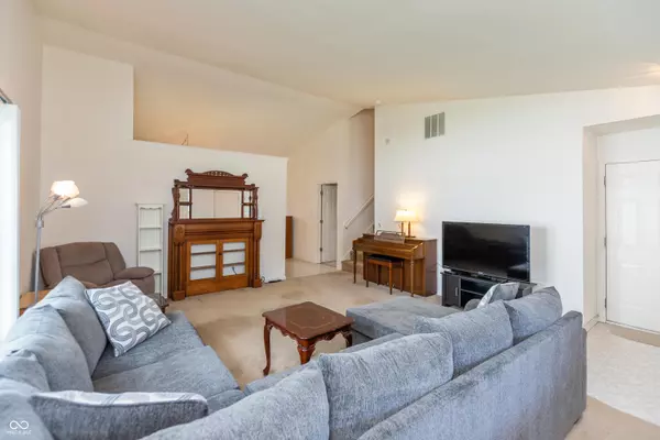 Indianapolis, IN 46221,5410 Claybrooke DR