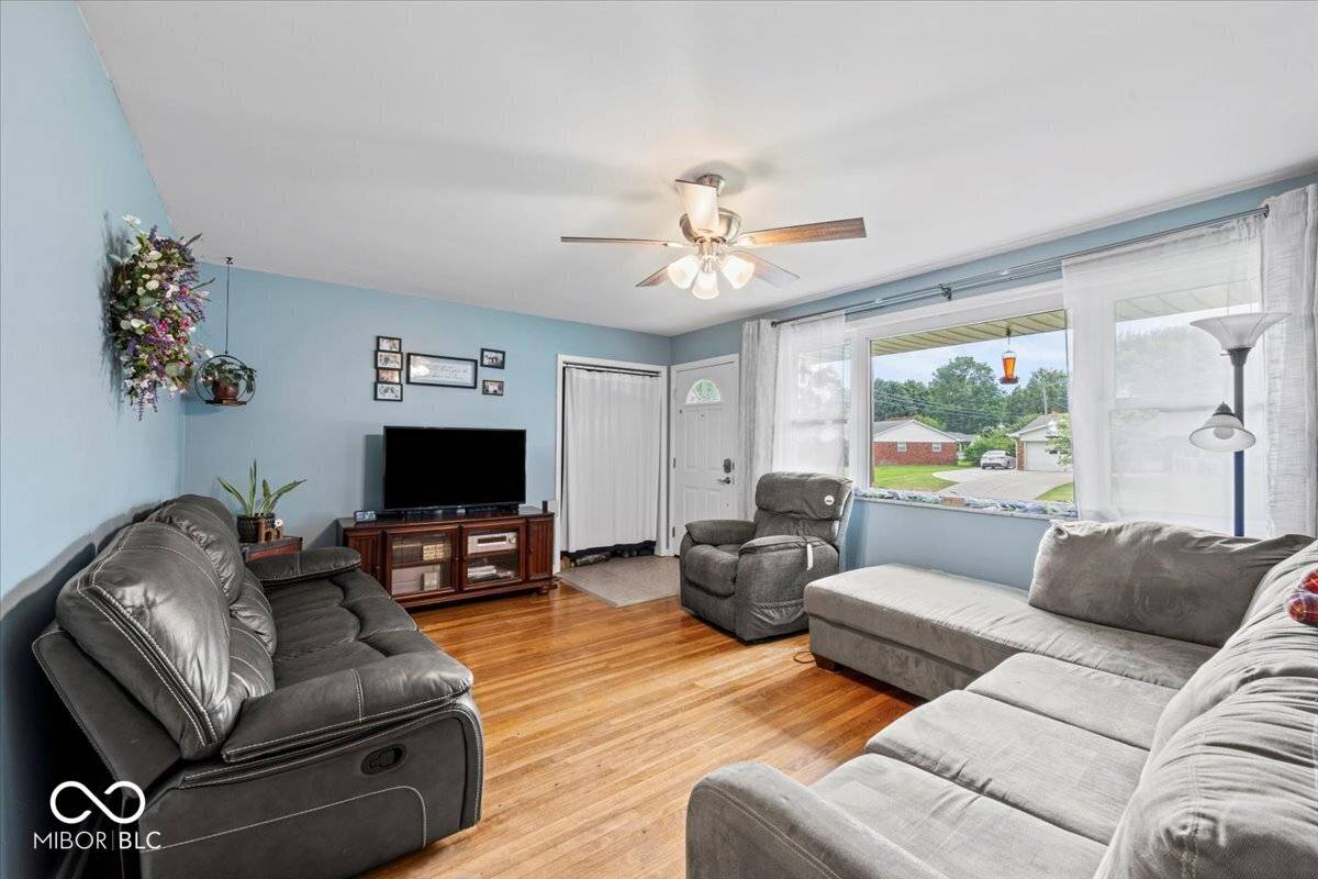 Greenwood, IN 46142,1081 Lawndale DR