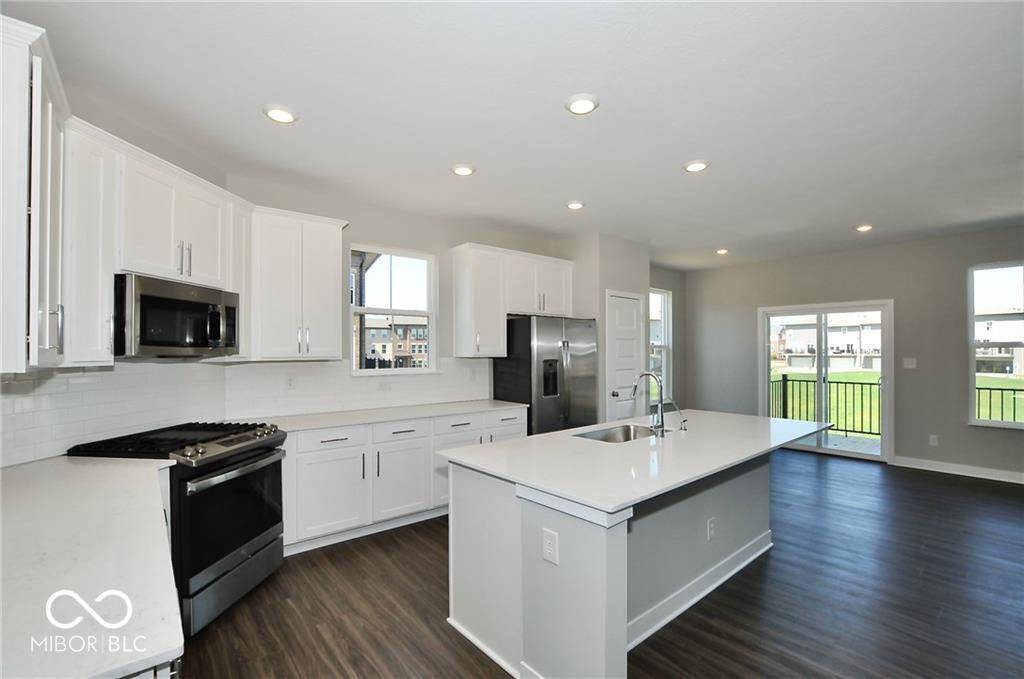 Zionsville, IN 46077,916 Yorkshire LN