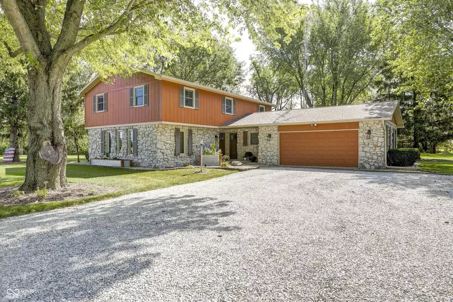 5915 W 1400 N, Elwood, IN 46036