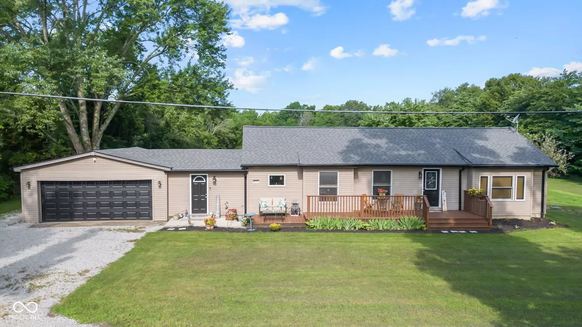 Elizabethtown, IN 47232,8915 N County Rd 825 W W