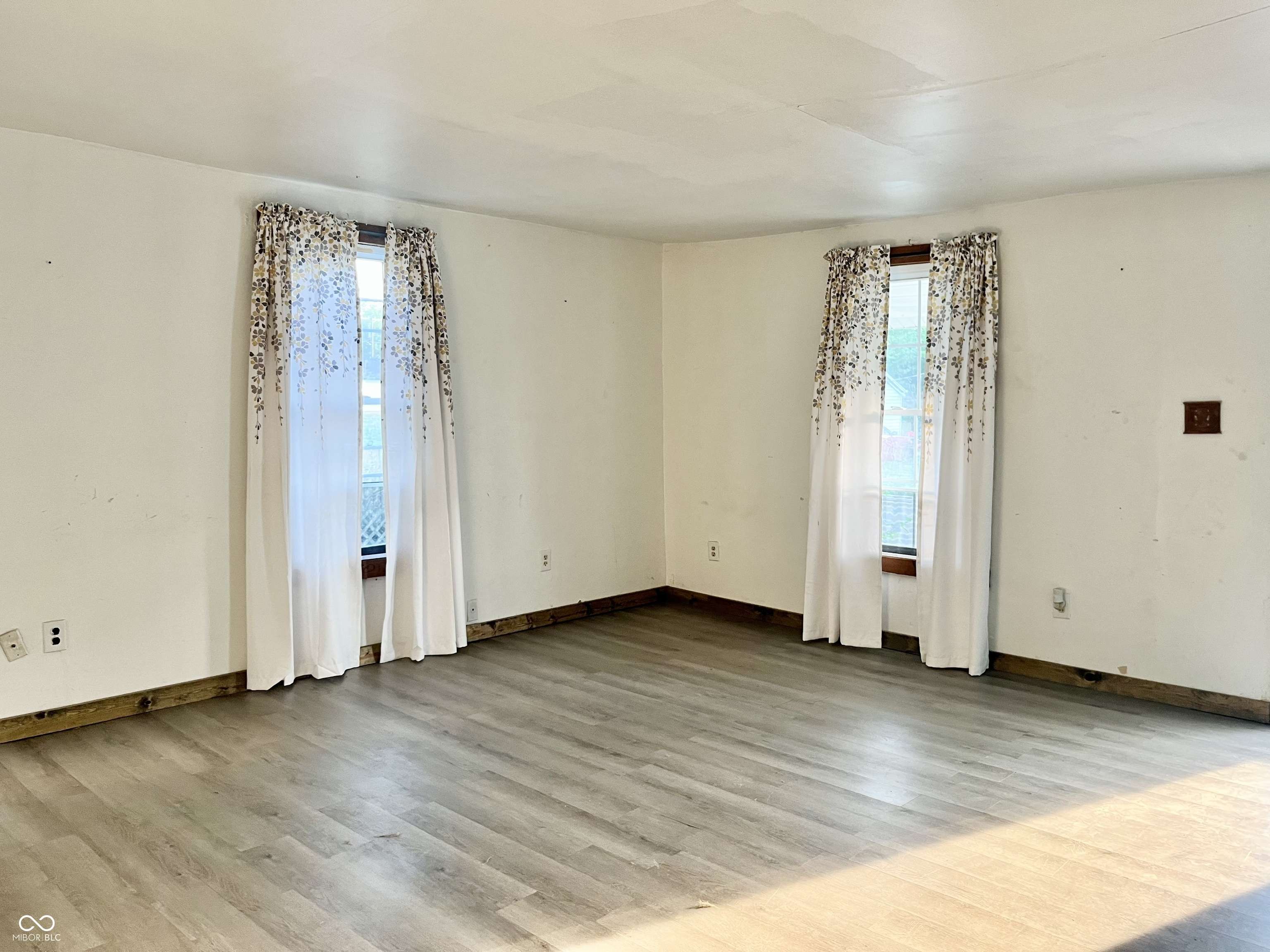 Hope, IN 47246,411 Elm ST