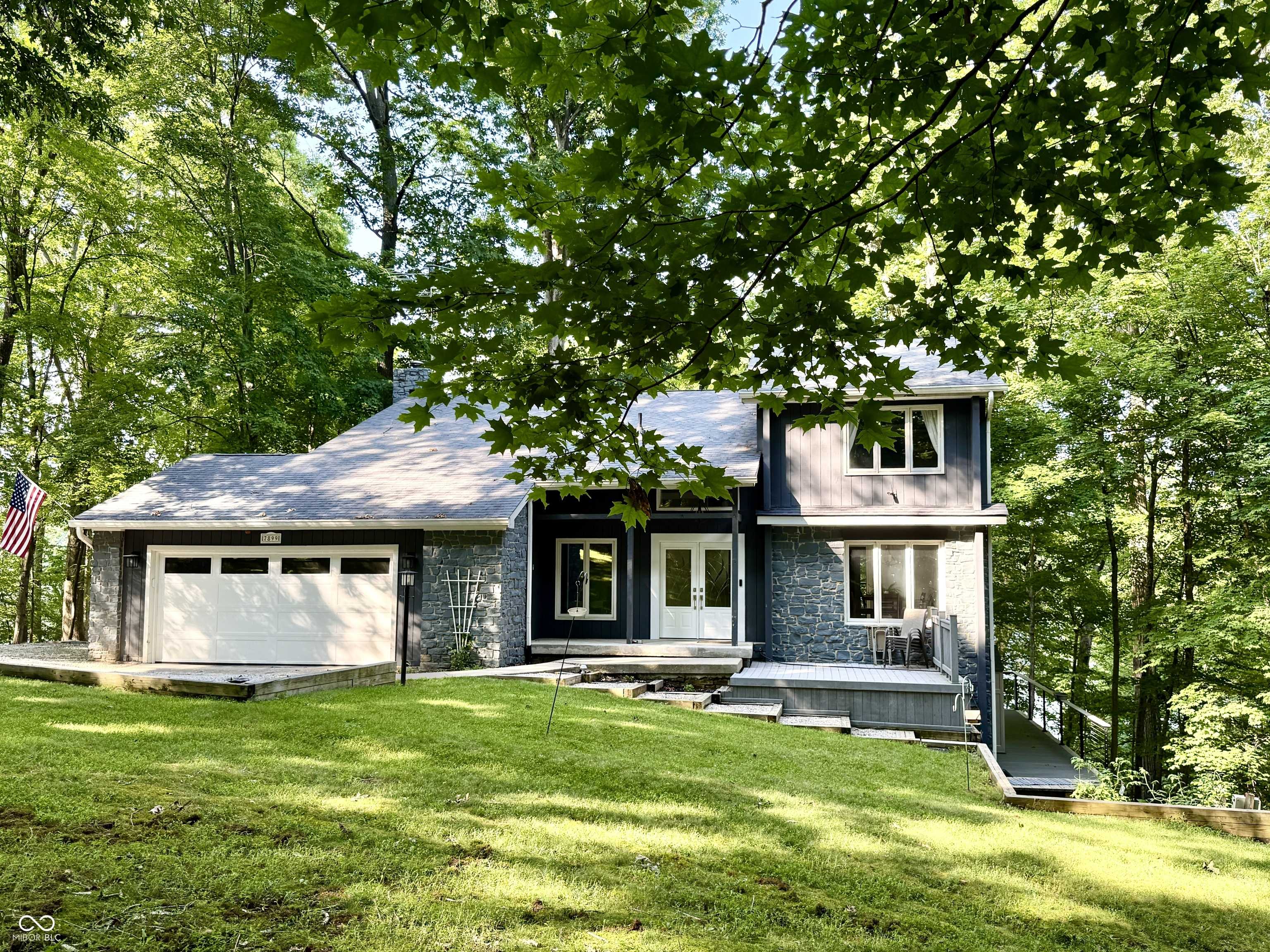 7899 Timber Cliff LN, Trafalgar, IN 46181