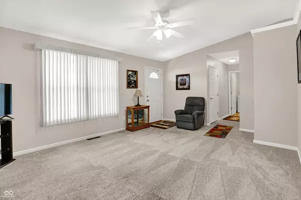 Seymour, IN 47274,822 Allendale DR