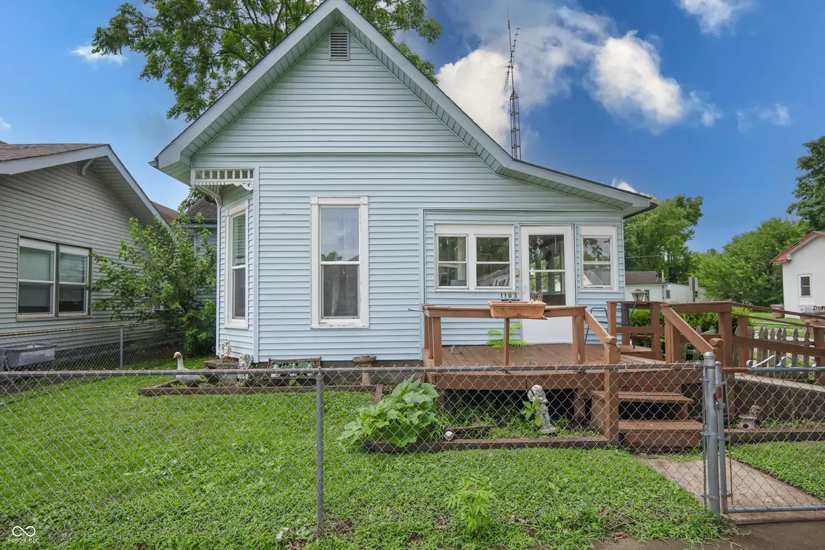 Columbus, IN 47201,1103 8th ST